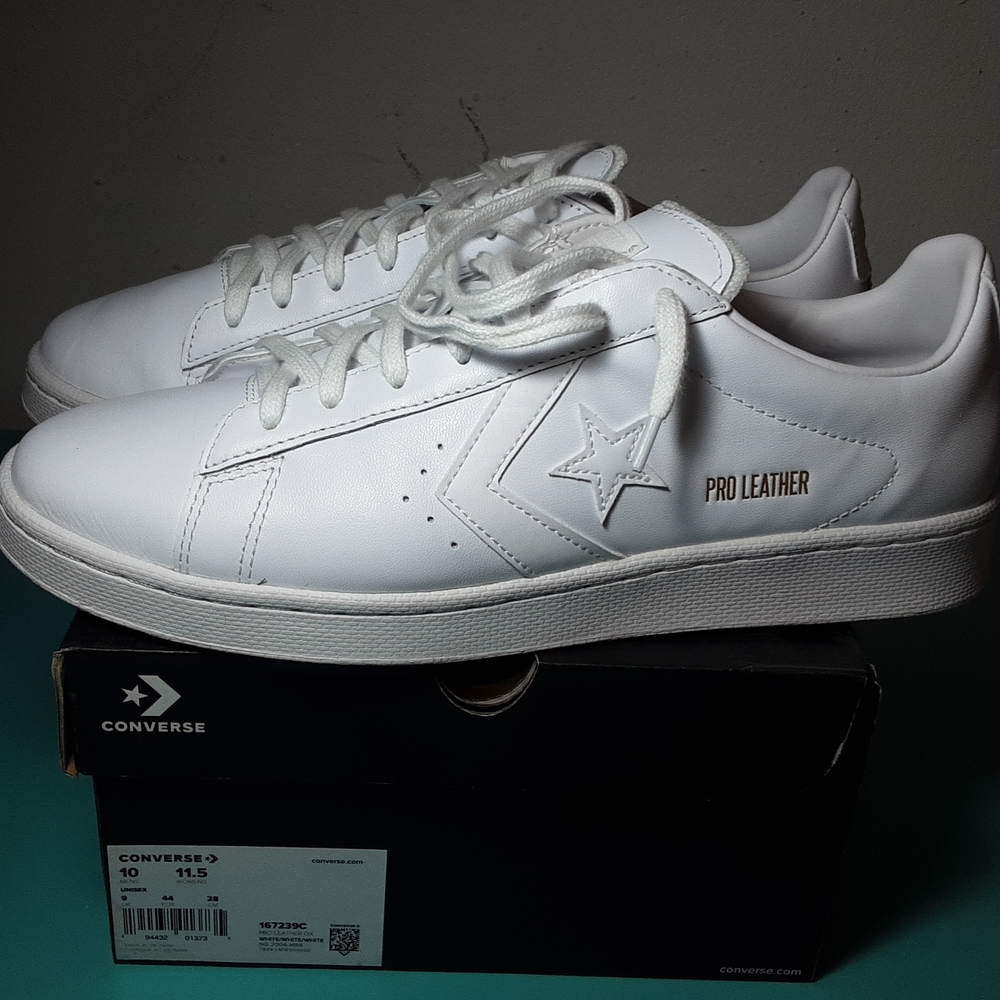 Used converse all star leather low size 10